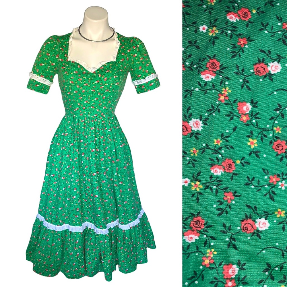 Vintage Whimsical Floral Cottagecore Milkmaid Dress Alpine